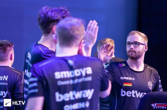 全新MOBA吃鸡游戏首测揭晓前LOL副总裁团队打造